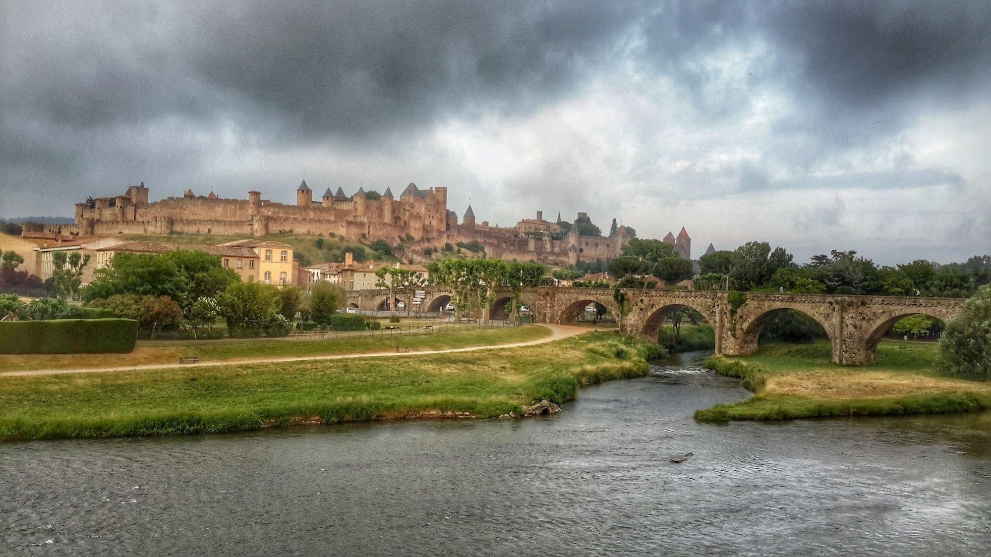 Du Pont Vieux 3*